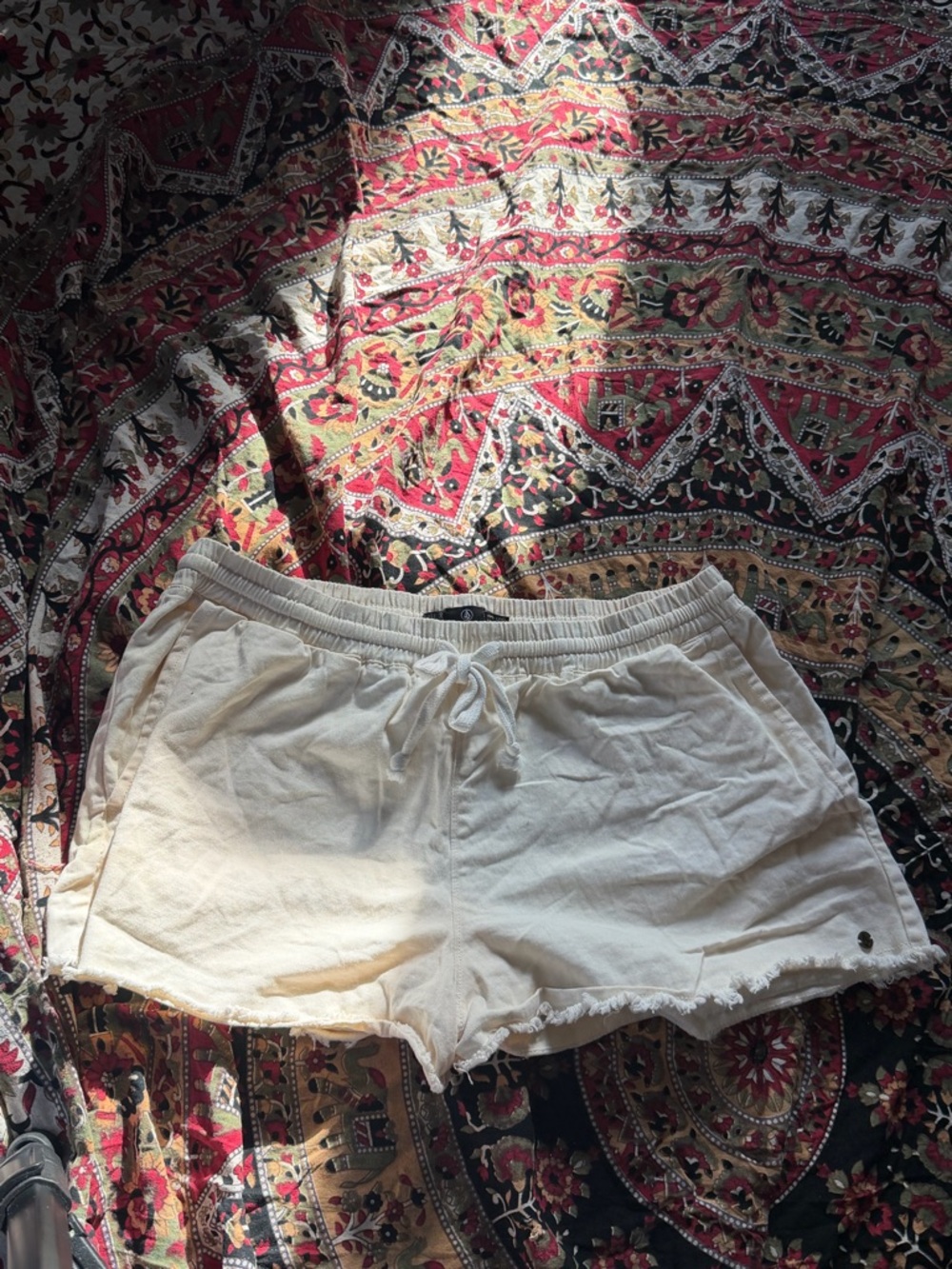 Volcom cream shorts